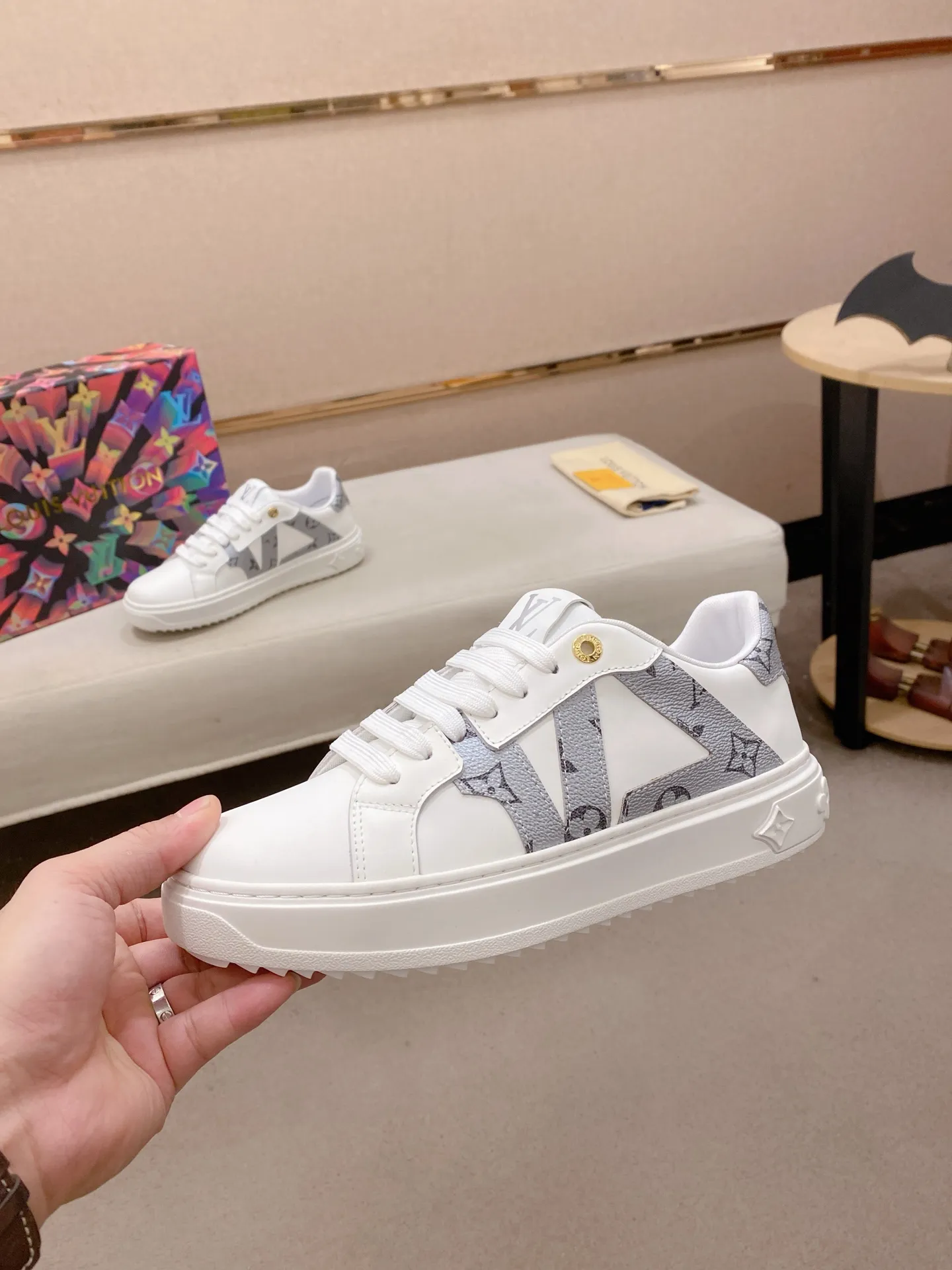 Men's shoes💰: 540💰(Niuli: full package) louis vuitton (Louis Vuitton/lv) top 🔍🔍 new models are on sale at the same time at the counter. The upper 🇮🇹 is imported from Italy, first-layer cowhide, and the lining is fully imported cowhide. 💪💪, completely 1⃣️ to 1 ⃣️Re-engraved🇮🇹💪💪, ⚠Sole: The original sole is specially provided by the original factory, the exclusive movable molded sole is super comfortable, ⚠The original factory follows the order, 🔍🔍high quality, you can enter and exit the counter at will, welcome to compare⚠. Code number:38-44